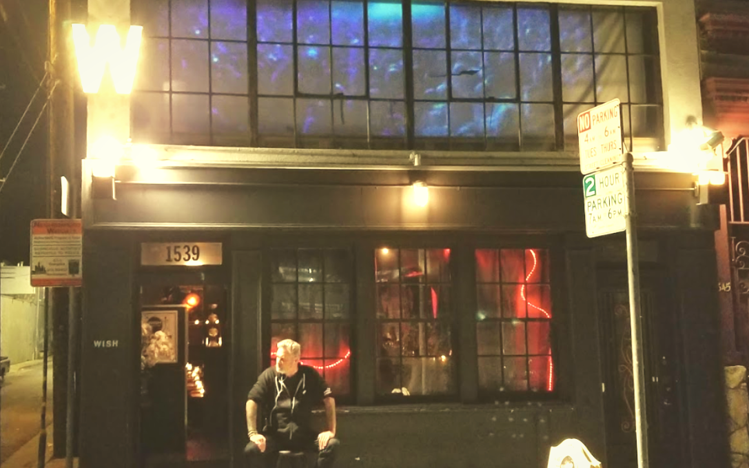 San Francisco Speed Dating, single women are meeting single men, everyone is having a fun time
