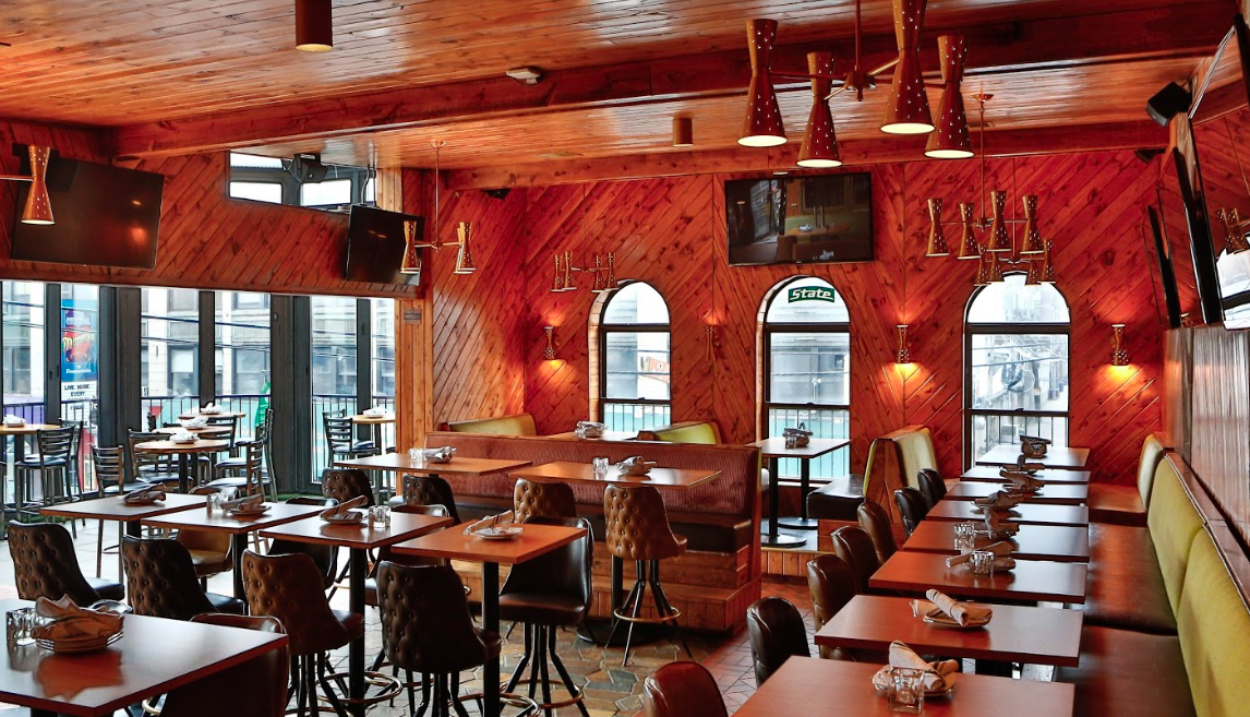 Chicago Speed Dating, single women are meeting single men, everyone is having a fun time