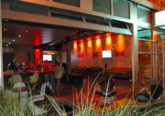Denver The Fun Singles Events and Speed Dating Denver Speed Dating, single women are meeting single men, everyone is having a fun time